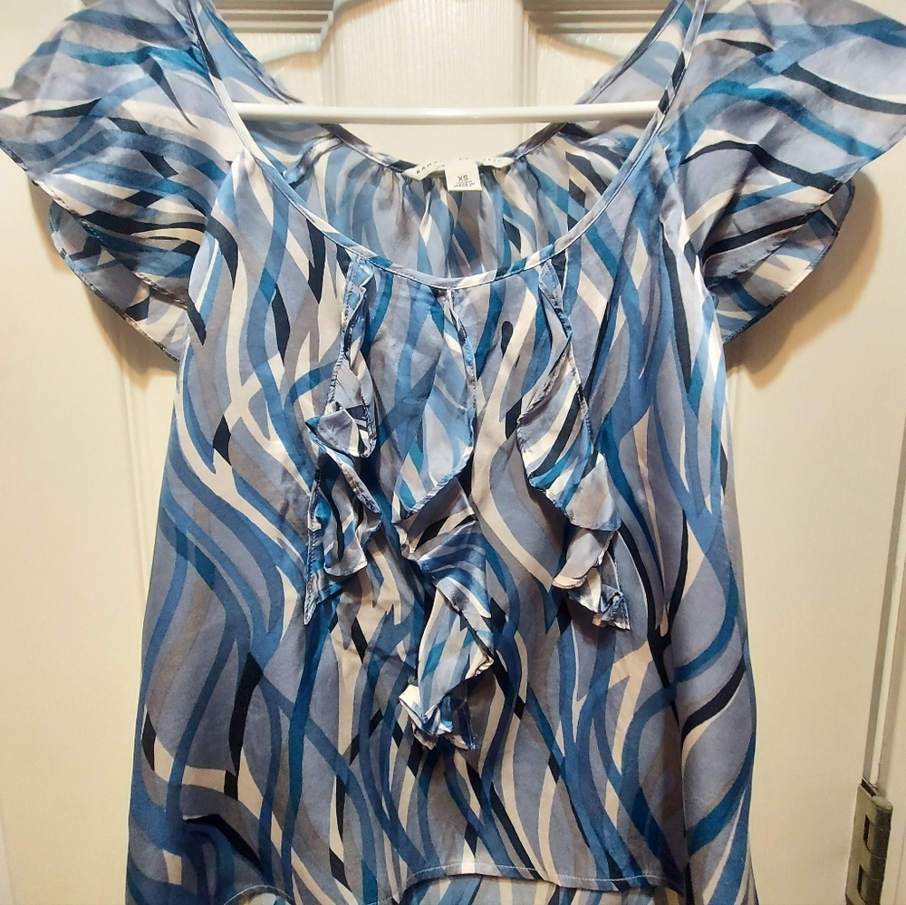 Banana Republic Blue and White Patterned Blouse